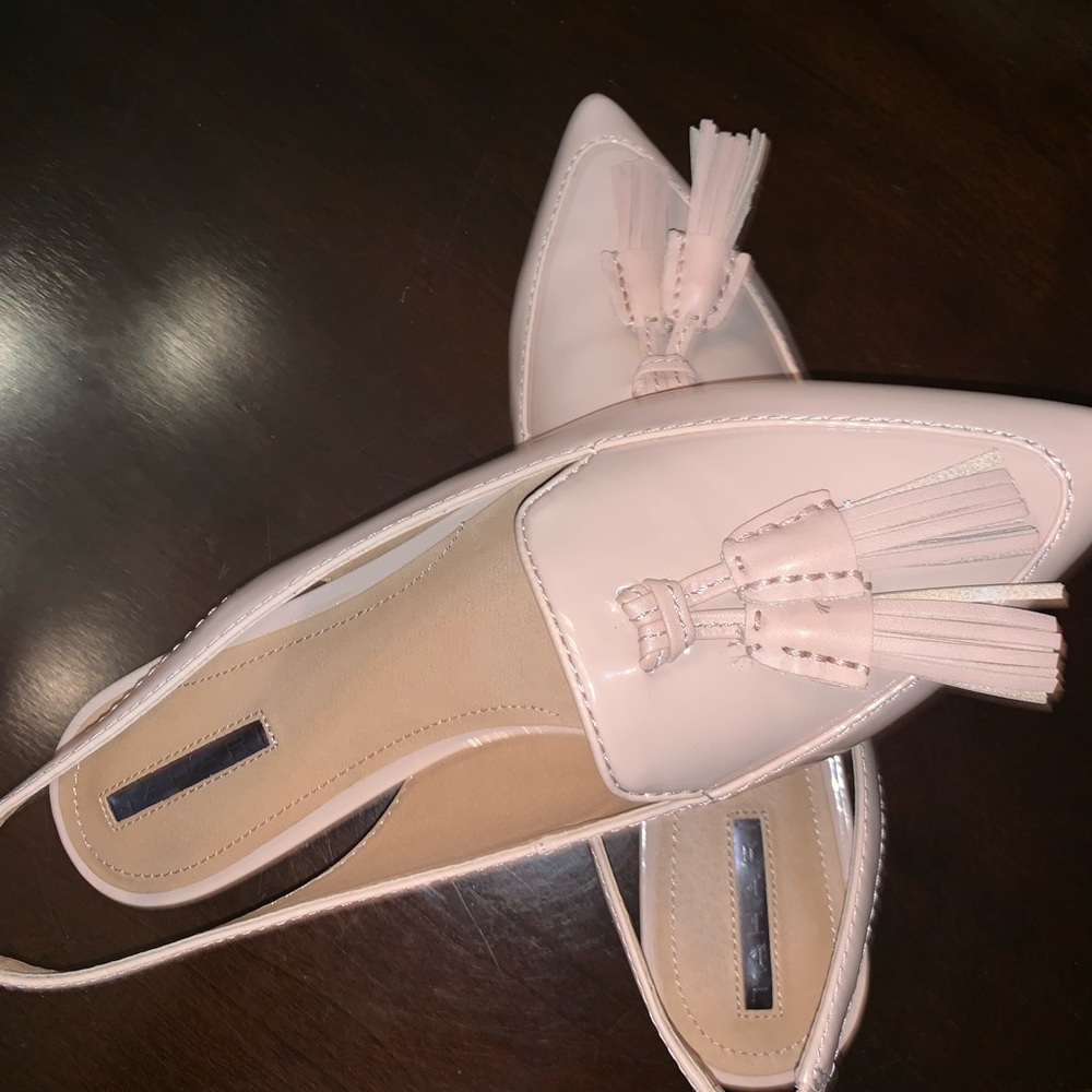 Beautiful Tahari patent leather flats!!